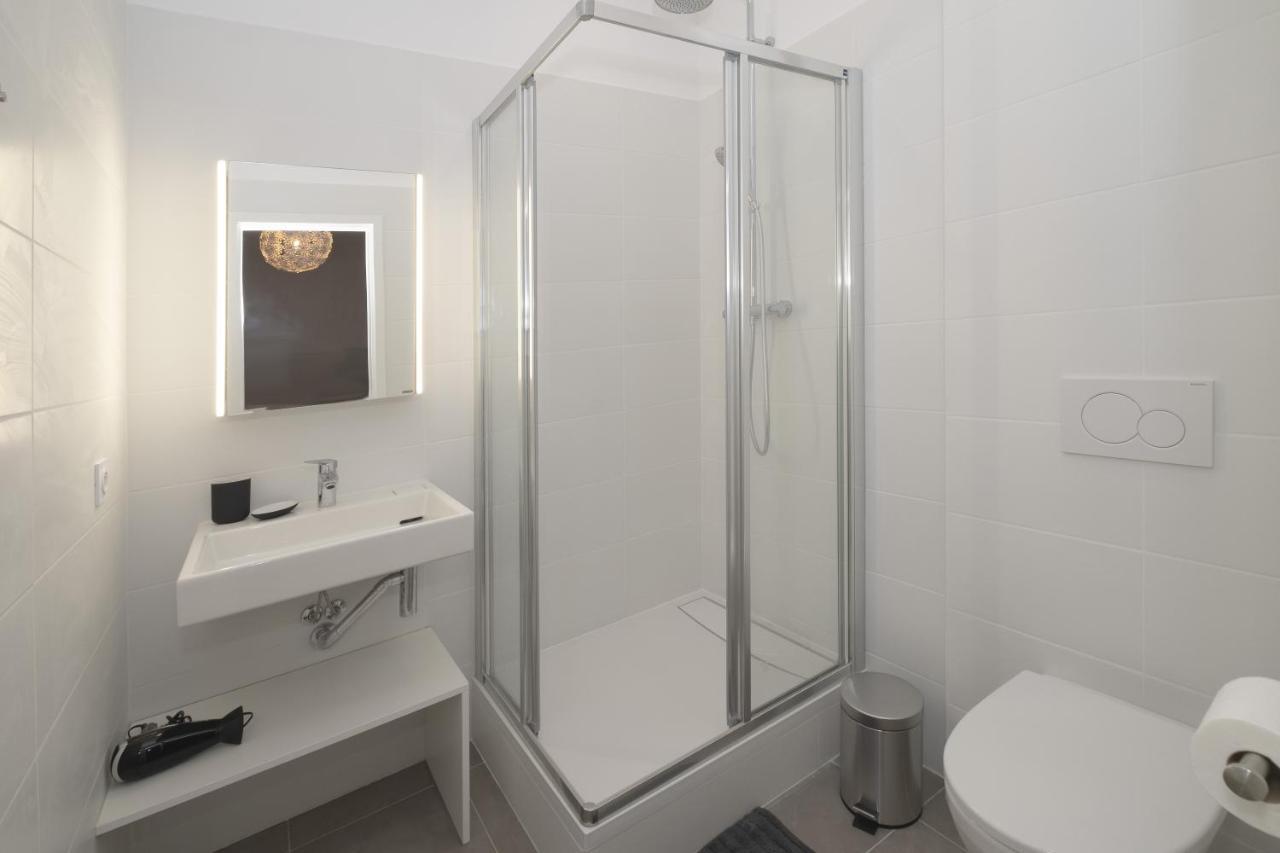 Design Suites - Vieux Port Марсилия Екстериор снимка